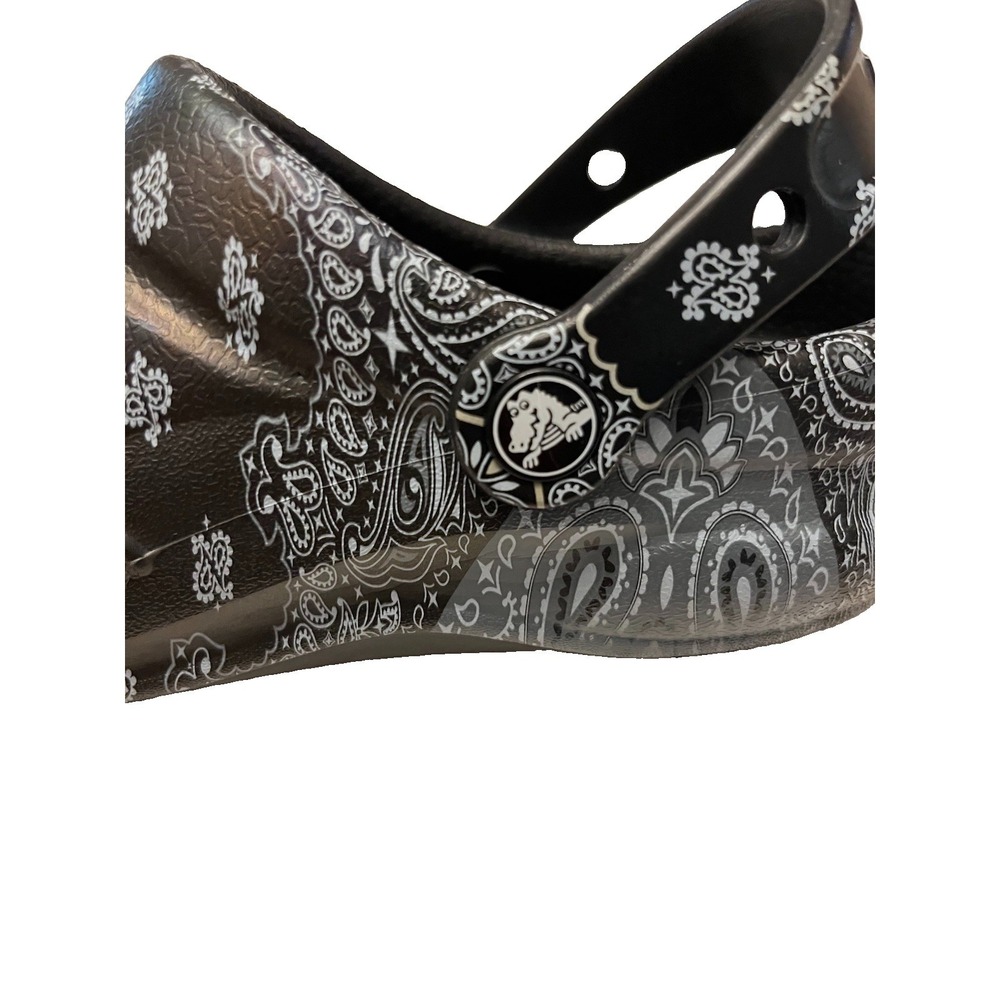 Crocs Bistro Graphic Bandanna Clogs Men's 6 - Women's 8 Black & White - Picture 10 of 11